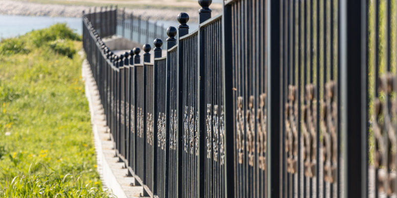 3 Reasons to Install an Aluminum Fence on Your Property